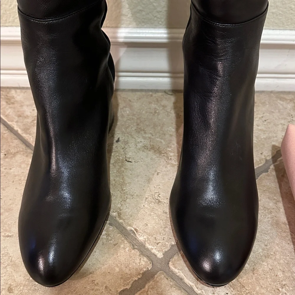 Stuart Weitzman chic versatile